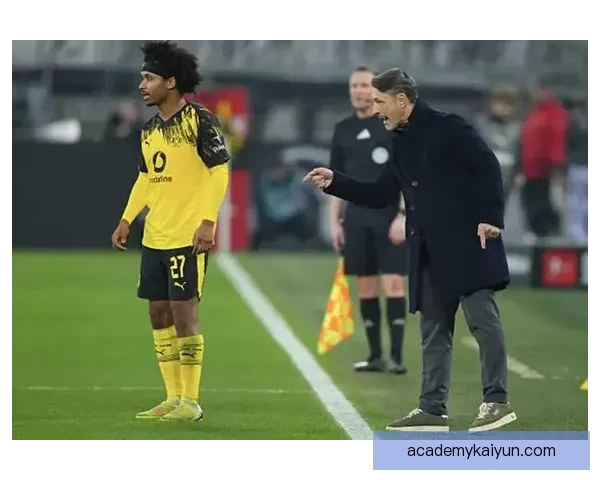 阿德耶米近期比赛稳定性提升，表现备受关注