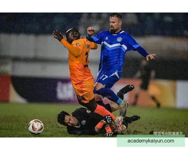 斯通斯防守数据稳健，关键拦截和解围能力体现出其在球队中的重要性。