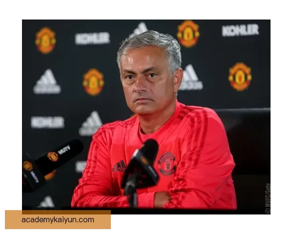 穆里尼奥执教球队表现分析：战术灵活性与球员使用策略备受关注